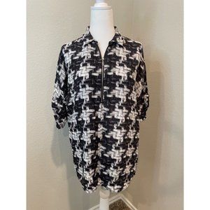 NWOT Paperwhite Gray & White Rayon 1/4 Zip Abstract Pattern Top